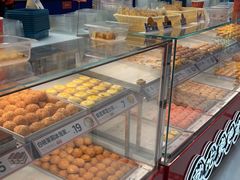 面包甜点陈列柜-東更道点心行(崂山丽达店)