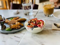 野莓核桃蜂蜜希腊酸奶-The Rug Cafe(王府中环店)