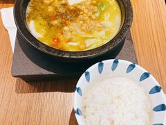 老坛酸菜鱼饭-阿香米线杭州西湖银泰文化广场餐厅