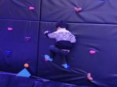 -潮尚蹦蹦床主题公园(韦曲店)