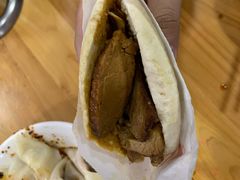 锅盔夹卤肉外-洞子口张老二凉粉(文殊院店)