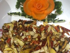 -老滇山寨•云南特色菜•地方菜•民族风情歌舞表演(金碧店)