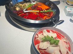 -茅草房·河畔园林火锅