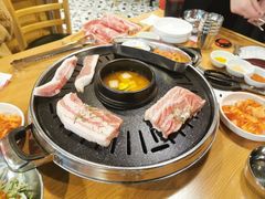 -江南猪肉商会无限续吃(弘大店)