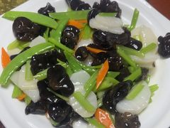 -老码头黑皮肘子锅包肉(赣水路店)