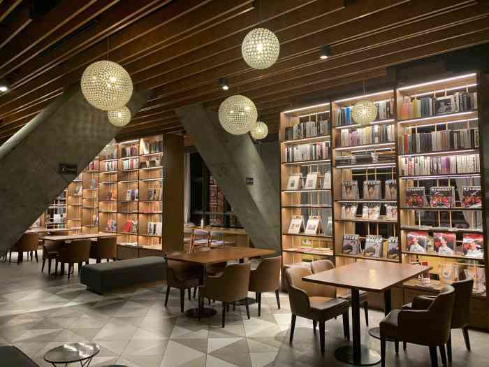 言几又·见(凯德来福士店)-"来这喝咖啡看书真的是不错的选择!安静舒.