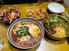 招牌传统麻辣面-聚合鑫东北熏酱熟食麻辣面(长阳店)