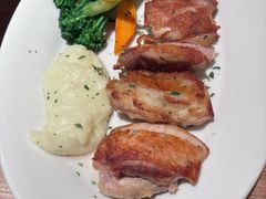 香煎鸡腿肉配土豆泥-沛家·食四季(小娄巷店)