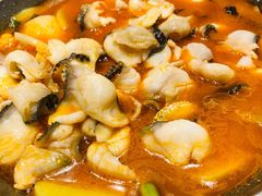 思茅酸汤鱼片-老滇山寨•云南特色菜•地方菜•民族风情歌舞表演(金碧店)