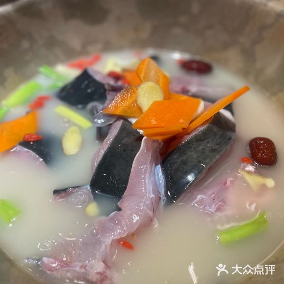 一等鱼蒸气石锅鱼(金鹰店)