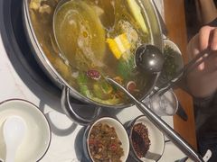 -乡土黄·鲜牛肉火锅·小龙虾(兴业街店)