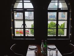 靠窗位-YUE·6·西式融合餐厅(外滩六号店)