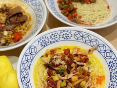 -李与白包子铺(桐梓林店)