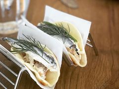 凤尾鱼酸黄瓜配饺子皮-BOR Eatery(安福路店)