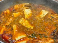土豆排骨火锅-喇喇排骨火锅·传统韩式脊骨汤(望京西园总店)