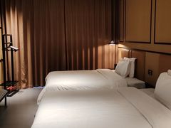 -万泊酒店(长沙五一广场国金中心店)