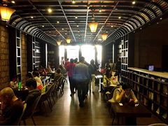 走道-钟书阁(松江泰晤士小镇店)