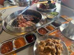 -明洞阿姨·韩式酱蟹烤肉·创意料理(三元桥店)