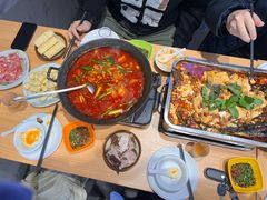 -干老庆贵州留一手烤鱼·地摊火锅(财经大学店)
