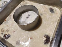 -尚尚仙·酸汤猪手·猪肚鸡火锅(华联万柳购物中心店)