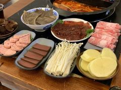 -重庆川渝肥妹火锅