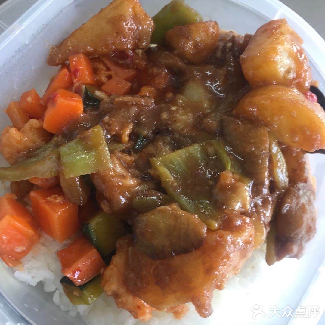 学校基本都是在推套餐，有8块的