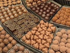 -Laderach 莱德拉(上海环贸iapm店)