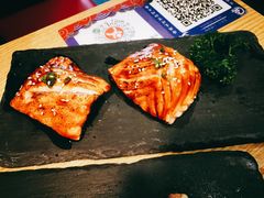 赤烧三文鱼皮握寿司-無雙居酒屋(北京路店)