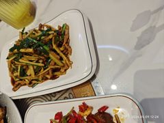 -钟记陕南菜·煎锅鱼(红专南路店)
