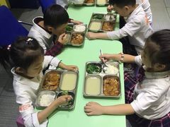 -联恩国际儿童教育·幼小衔接·少儿英语·托管班(远洋未来中心店)