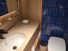 -深圳罗湖口岸国贸桔子水晶酒店