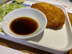 配辣酱油的炸猪排-南小馆(迪士尼小镇店)
