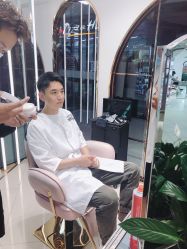 -BULB STUDIO 巴柏明星发型工作室