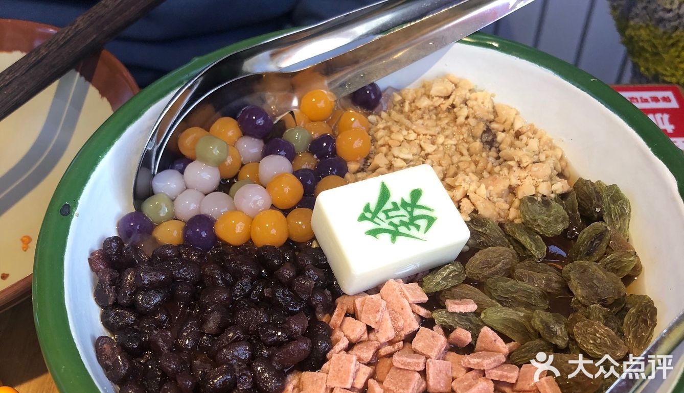 排队人很多，那一定是好吃的