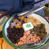 排队人很多，那一定是好吃的