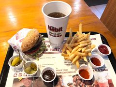 -The Habit Burger Grill 哈比特汉堡(复兴soho店)