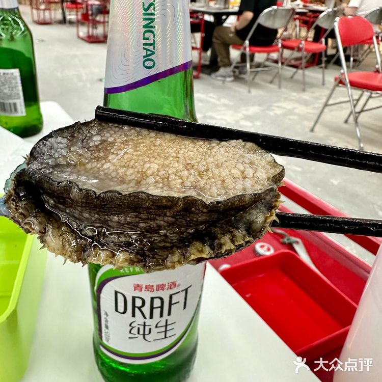 李女士又来她的食堂吃饭啦