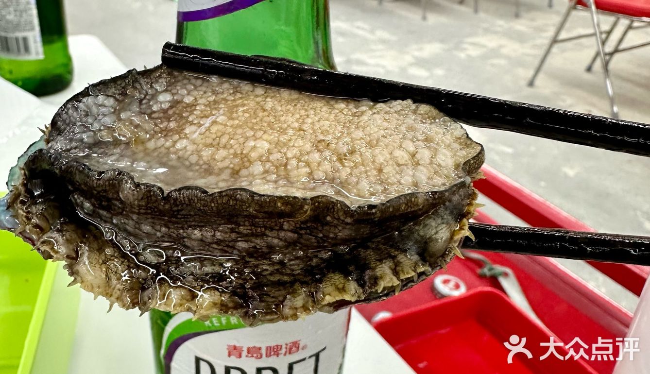 李女士又来她的食堂吃饭啦