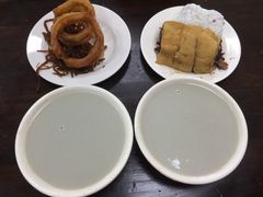 豆汁焦圈驴打滚艾窝窝-老磁器口豆汁店(天坛店)