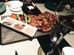 -恰餐厅及酒吧 CHAR Bar & Grill (北京丽都皇冠假日店)