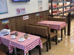 -红宝石·鲜奶小方·海派西点房(丰庄店)