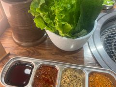 -明洞阿姨·韩式酱蟹烤肉·创意料理(三元桥店)