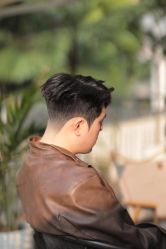 -一家只做男发烫染的店