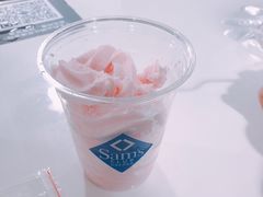 草莓冰淇淋-山姆餐吧(南昌红谷滩印象城店)