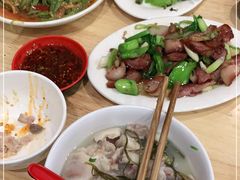 -雷祖芳老妈蹄花店