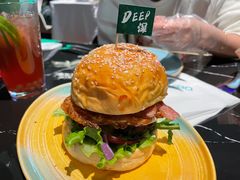 DEEP和牛汉堡-DEEP·深美式餐吧(五棵松华熙LIVE店)
