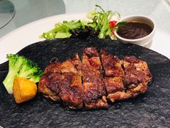 石烧澳洲牛排-东方柏宴