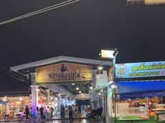 -席娜卡琳火车铁道夜市