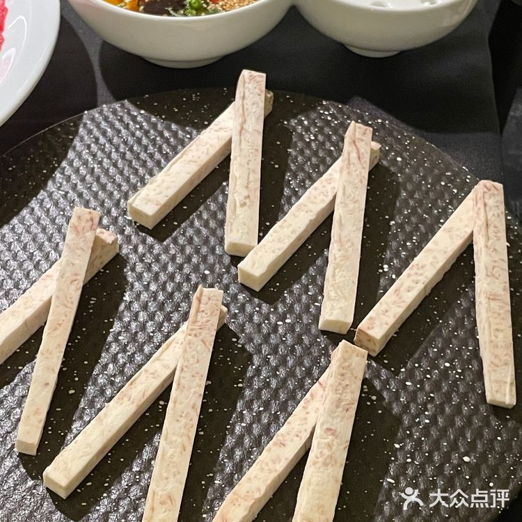 打卡看得见东方明珠的重庆火锅！宴山城！