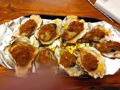 蒜茸烧生蚝-老东镇啤酒屋海鲜加工·蒸汽海鲜·海鲜烧烤(台东店)